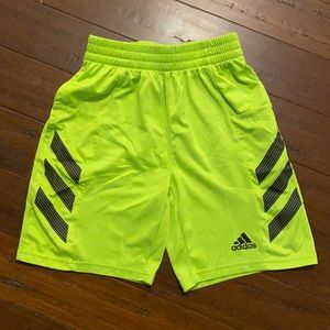 Boys Adidas shorts size M (10/12)